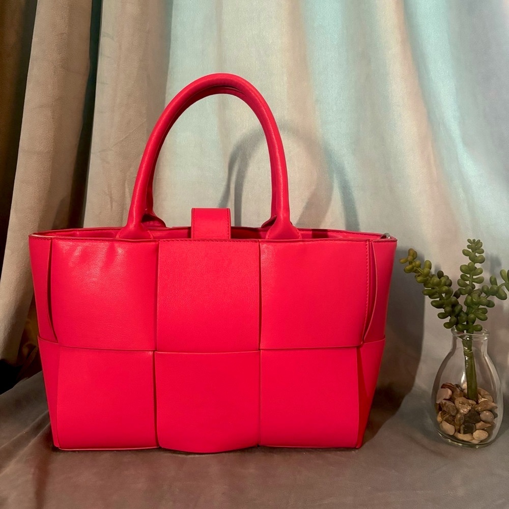 ⚡️LAST CALL⚡️Worthington Shoulder Bag